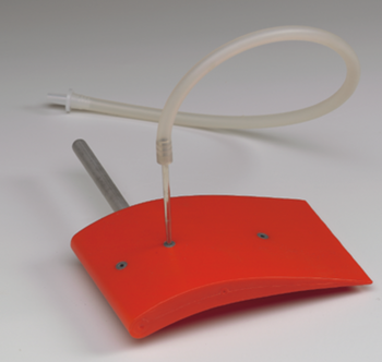 Tragflächenmodell mit Messsonde und Haltestab